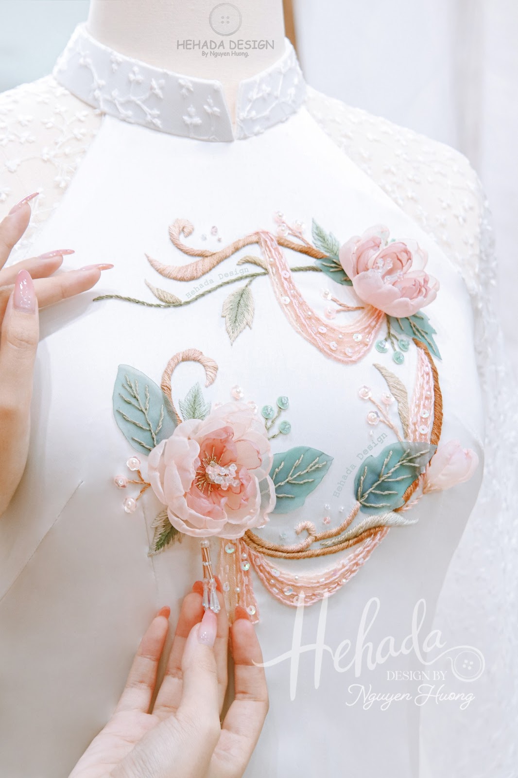 Họa tiết thêu áo dài Silk Floral Trắng