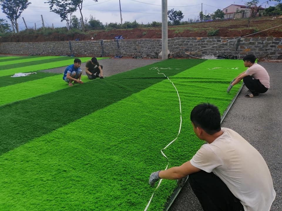 Quy trình thi công sân cỏ nhân tạo chuyên nghiệp.