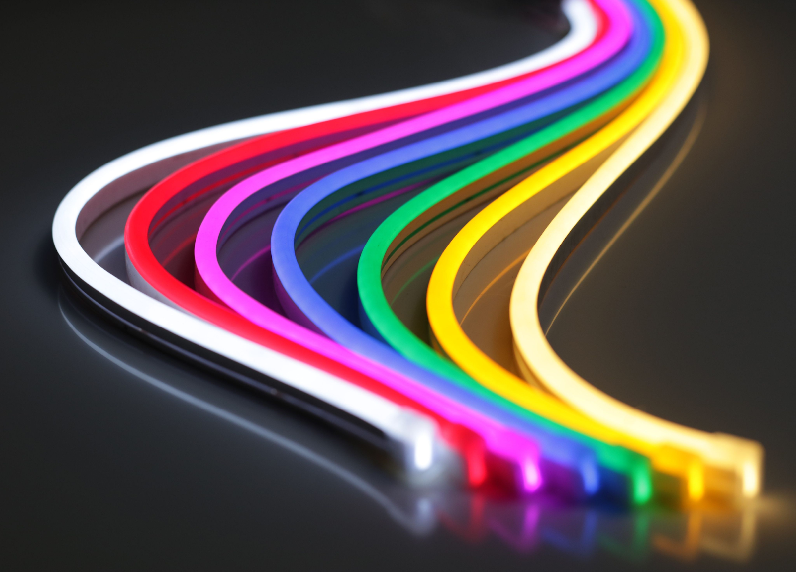 Servizi di manutenzione professionale per insegne al neon personalizzate