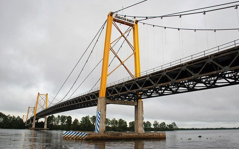 Jembatan di Sungai Barito (Photo: apahabar)