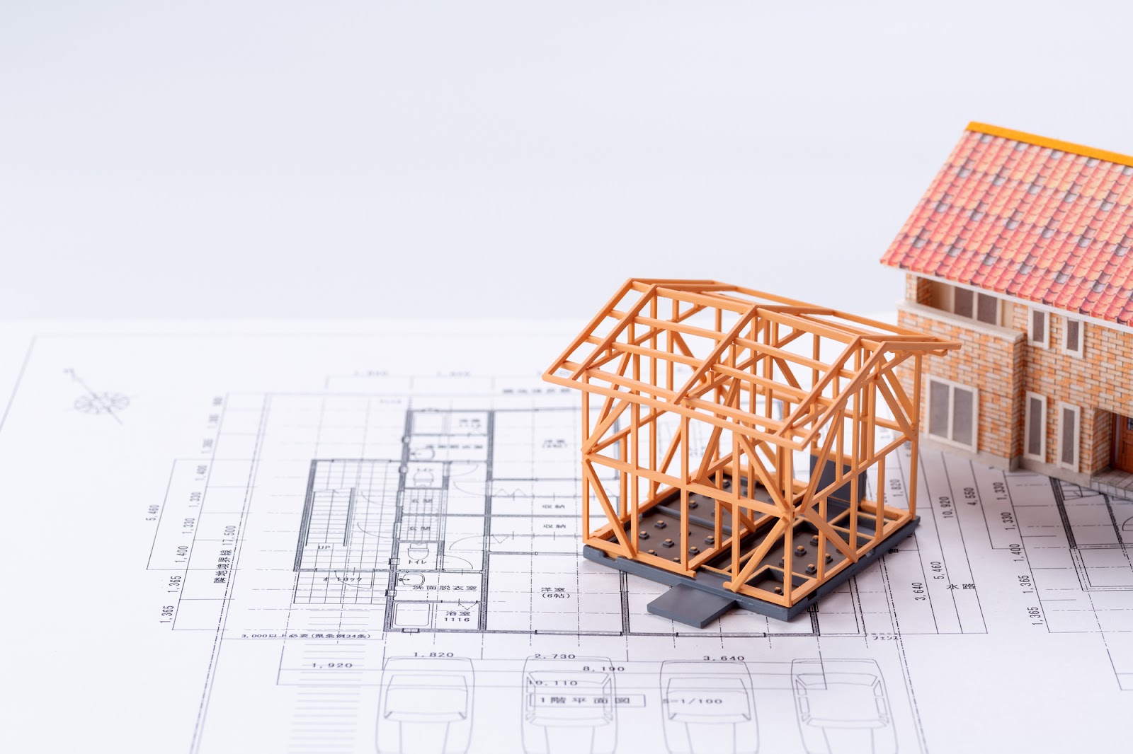 住宅模型と設計図