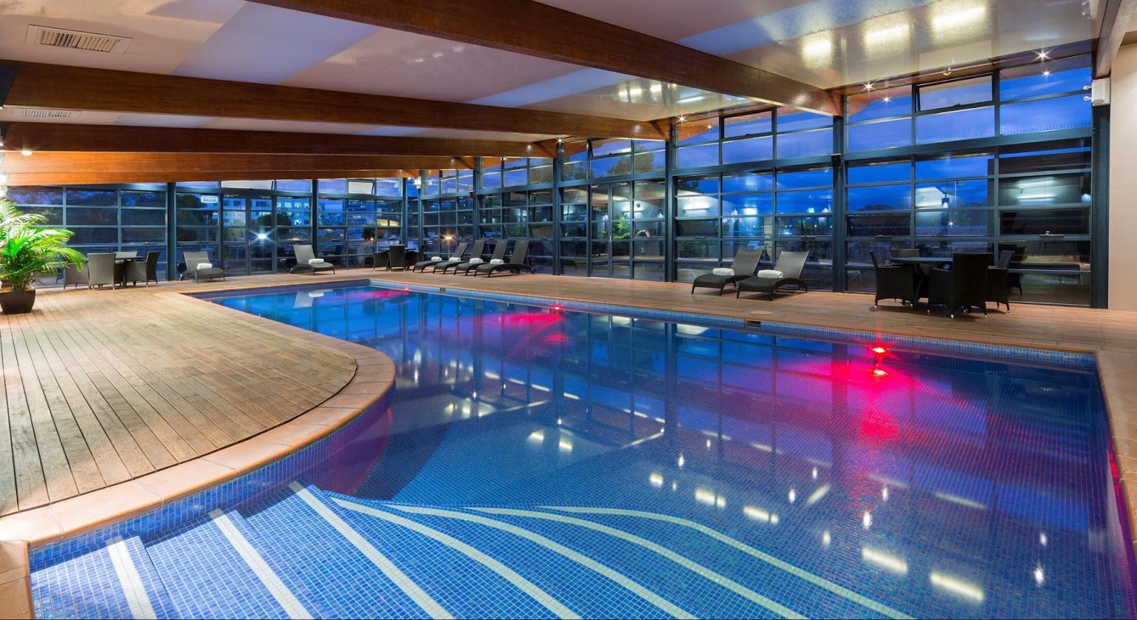 Novotel Canberra | Canberra City Accommodation | 4.5 Star Hotel