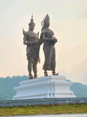 Preah Thong and Neang Neak statue