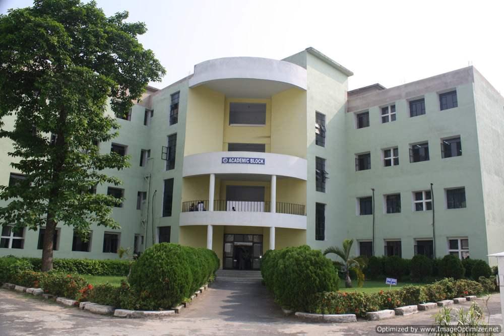 IEM - Institute of Engineering and Management is a prestigious college that provides MBA in HR, Marketing, finance etc