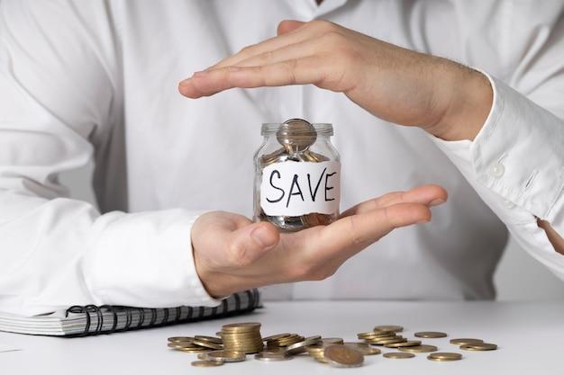 Strategii pentru a economisi bani