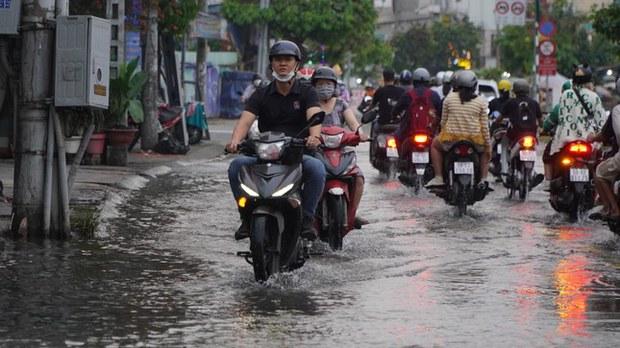 Triều cường gây ngập TPHCM và các tỉnh từ Bà Rịa Vũng Tàu đến Cà Mau