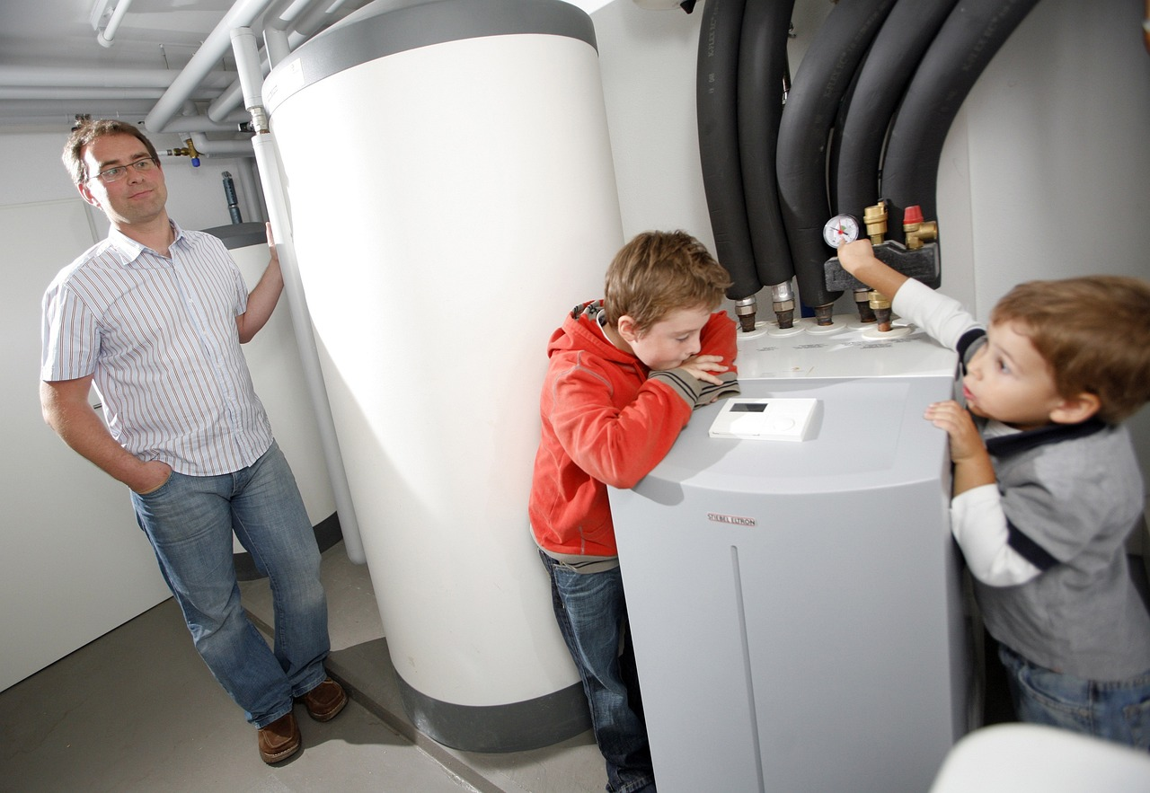Heat pump (Image by global energy systems on Pixabay).