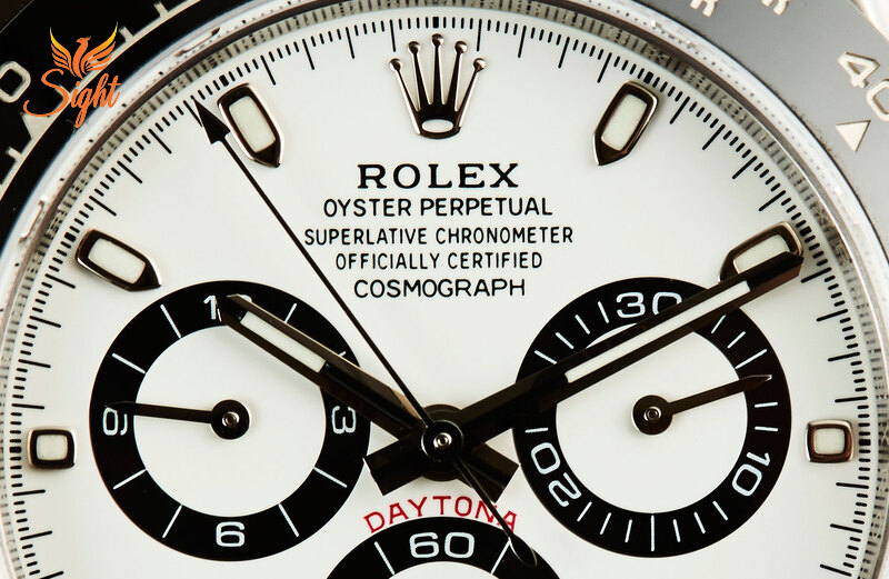 Superlative Chronometer là thuật ngữ được dùng bởi Rolex - thương hiệu đồng hồ cao cấp của Thụy Sĩ