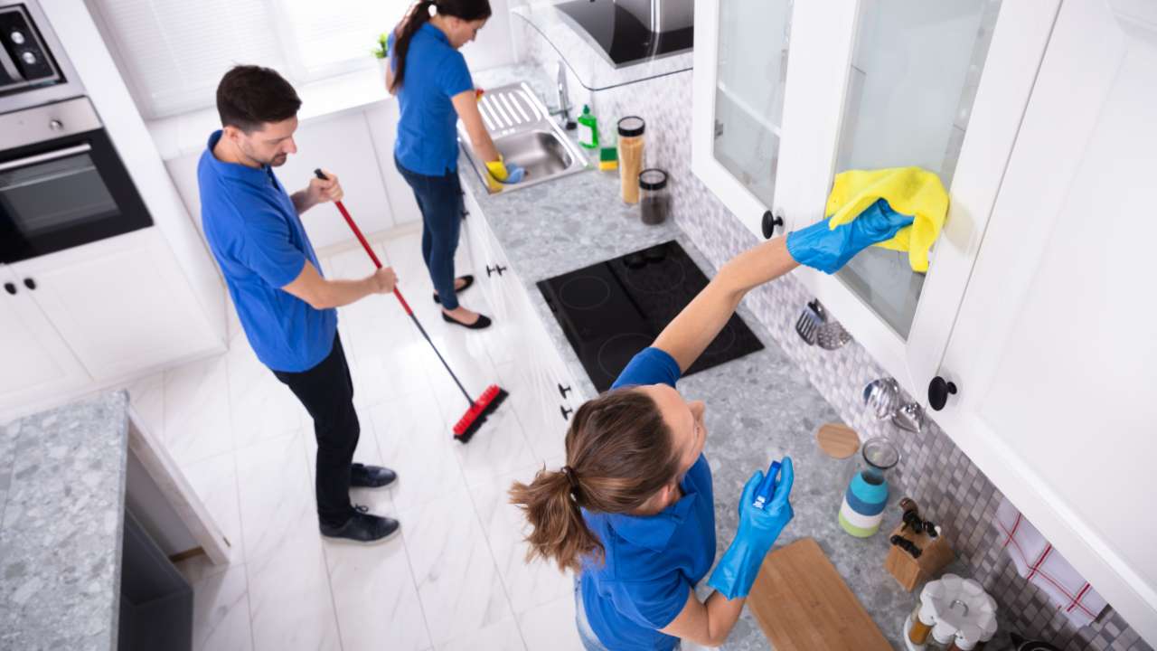 Deep Cleaning in House Staging