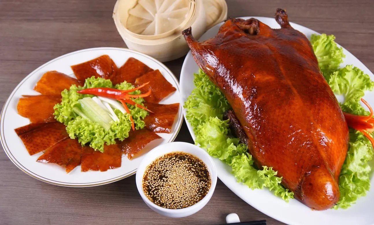 Thưởng thức món Vịt Bắc Kinh hoàn hảo cho bữa chính tại nhà hàng