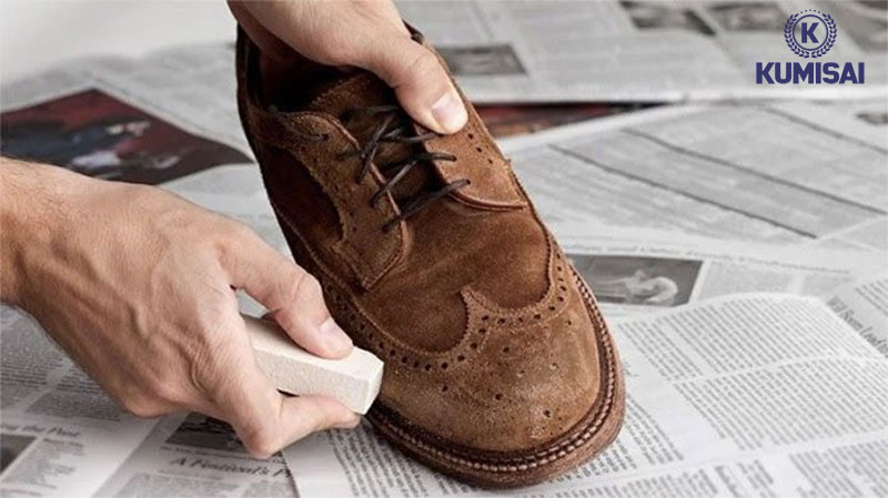 Cách chăm sóc giày da lộn