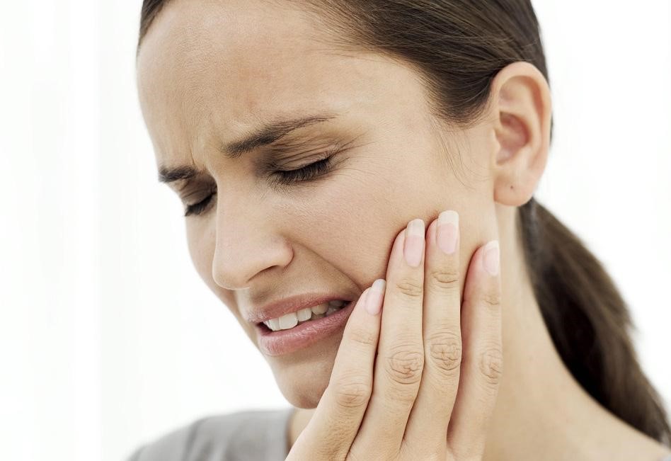  Niềng răng cũng gây ra nhiều biến chứng nguy hiểm 