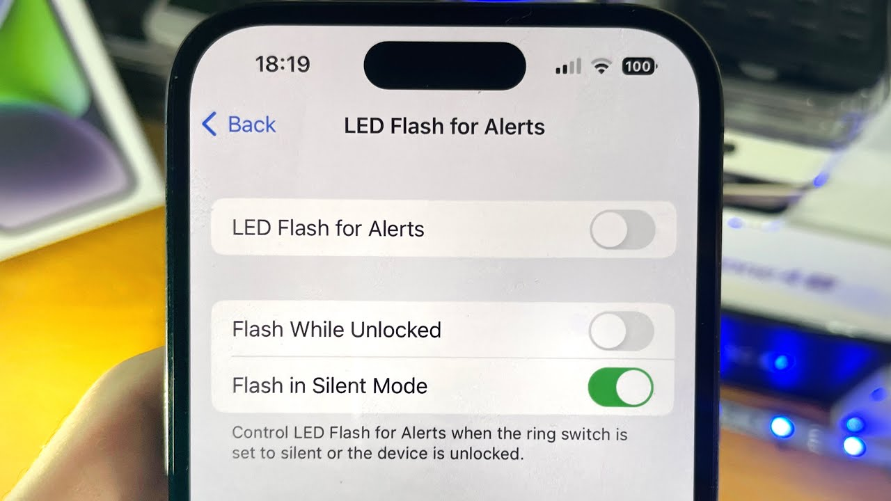 Nyalakan fitur flash sebagai notifikasi adalah salah satu fitur tersembunyi iPhone (Photo: YouTube Alfve)