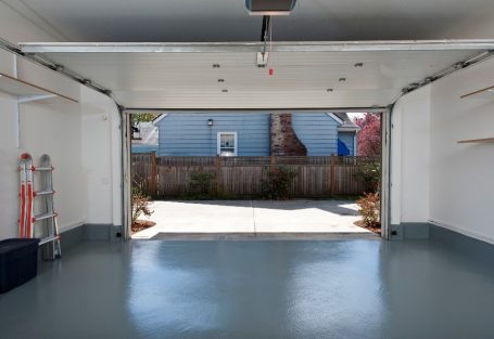 Car garage for rent