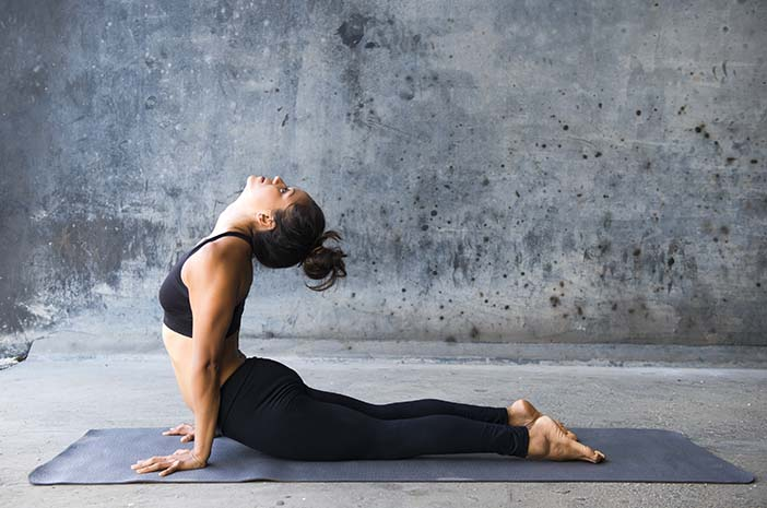 Pose Yoga Terbaik untuk Membangun Postur Tubuh yang Baik - Cobra Pose (Bhujangasana)