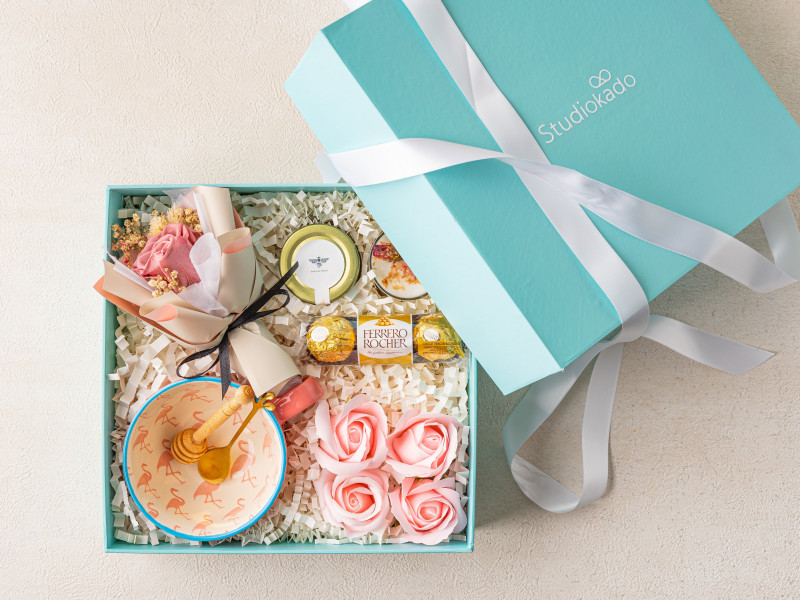 Gift Box Dengan Aneka Produk