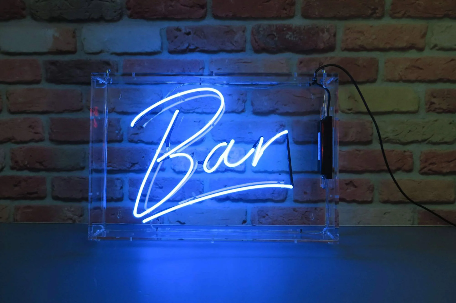 Considerations When Purchasing a Neon Personalized Sign with Stand