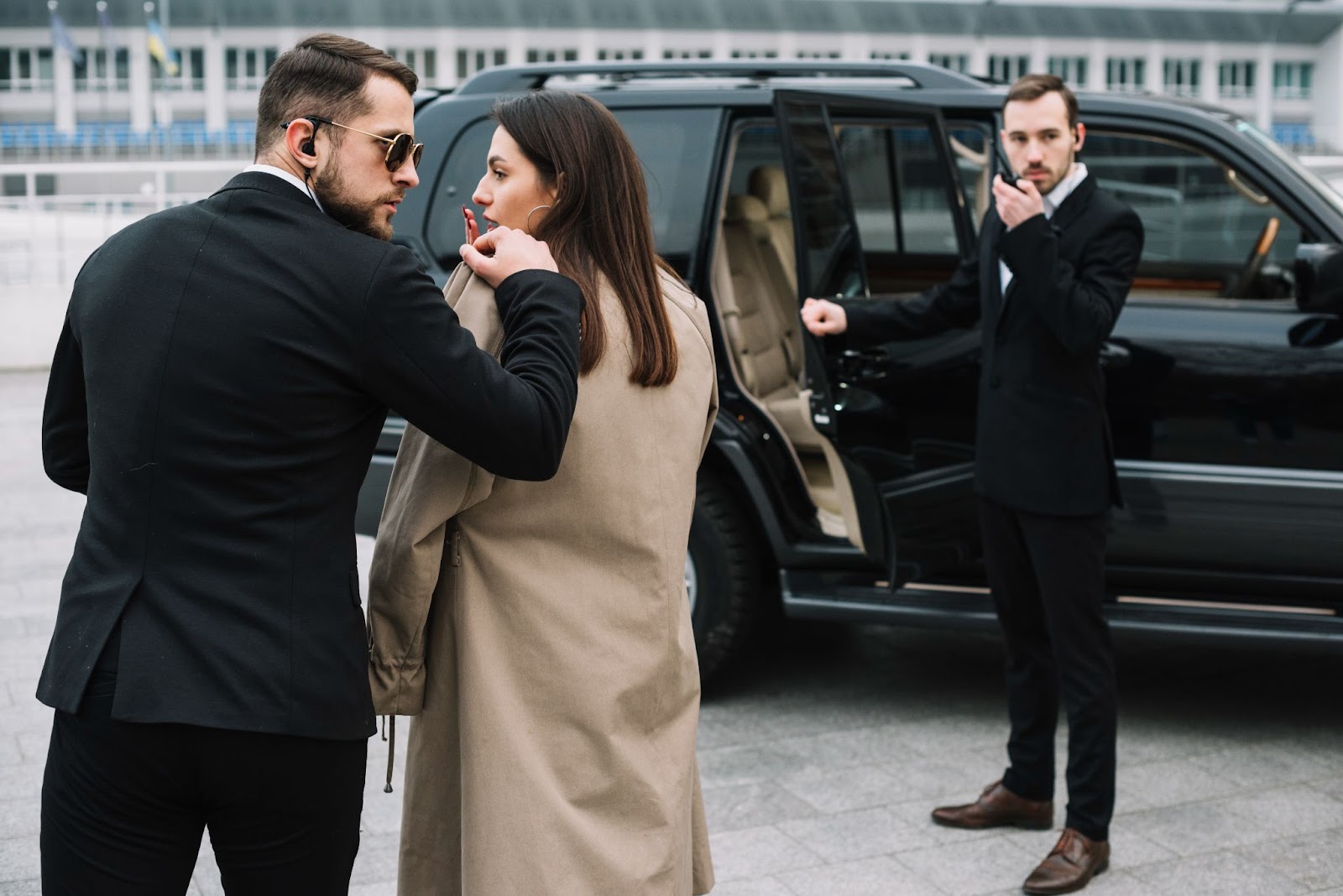 Flying High, Riding in Style: Experience the Pinnacle of Airport Limo Luxury 1
