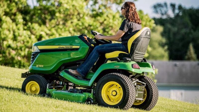 JOHN DEERE X500 SELECT SERIES รถแทรกเตอร์ตัดหญ้า