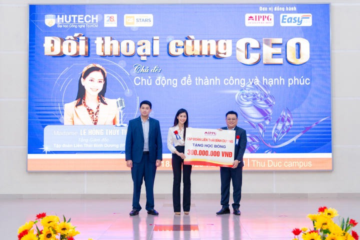 [Video] Sinh viên HUTECH được truyền cảm hứng xây dựng tương lai từ nữ CEO Lê Hồng Thủy Tiên 114