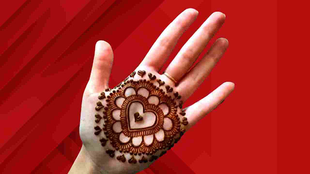 Girls stylish heart shape mehndi design