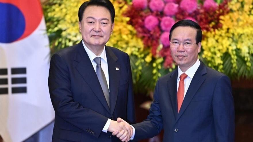 Ảnh minh họa : Chủ tịch Việt Nam Võ Văn Thưởng (P) tiếp tổng thống Hàn Quốc Yoon Suk Yeol tại phủ chủ tịch ở Hà Nội, Việt Nam, ngày 23/06/2023.