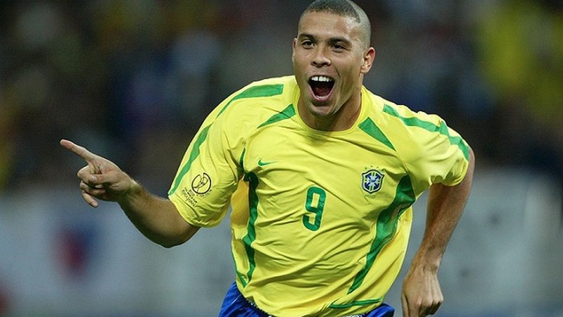  Ronaldo Lima - ngôi sao bóng đá người Brazil