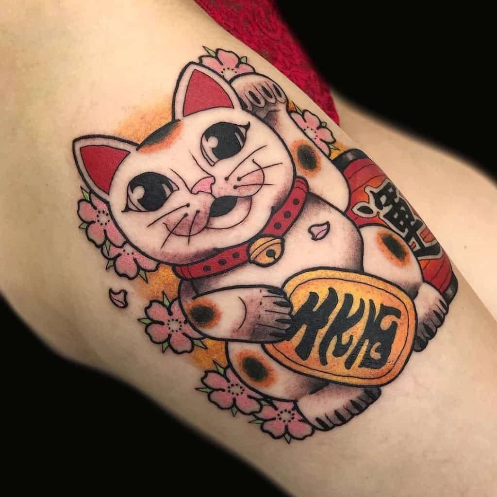 Maneki Neko Tattoos Explained: Origins, Meanings & Symbols | Lucky cat  tattoo, Maneki neko, Tattoos