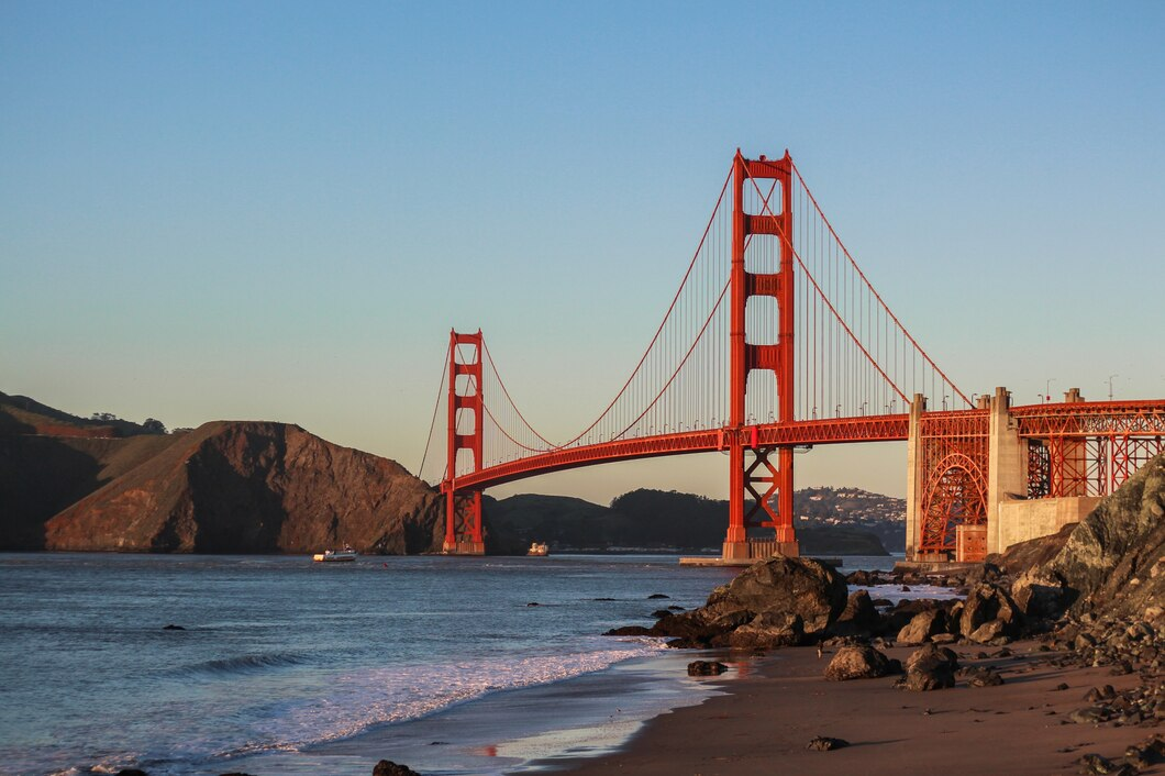 A beautiful view of the Golden Gate bridge.