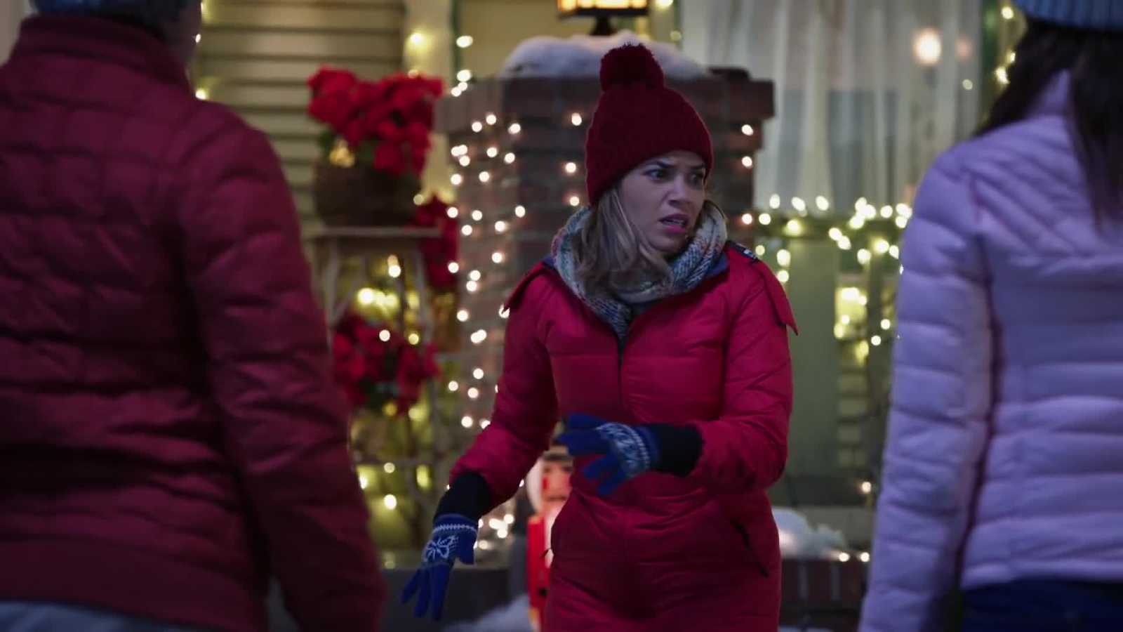 Amy looking off to her left while running looks like she unlocked crazy Amy "Cramie". One of the best holiday tv episodes ever.