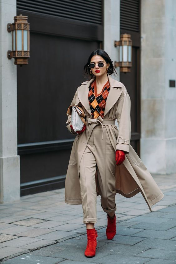 A long trench coat is a great choice for winter days