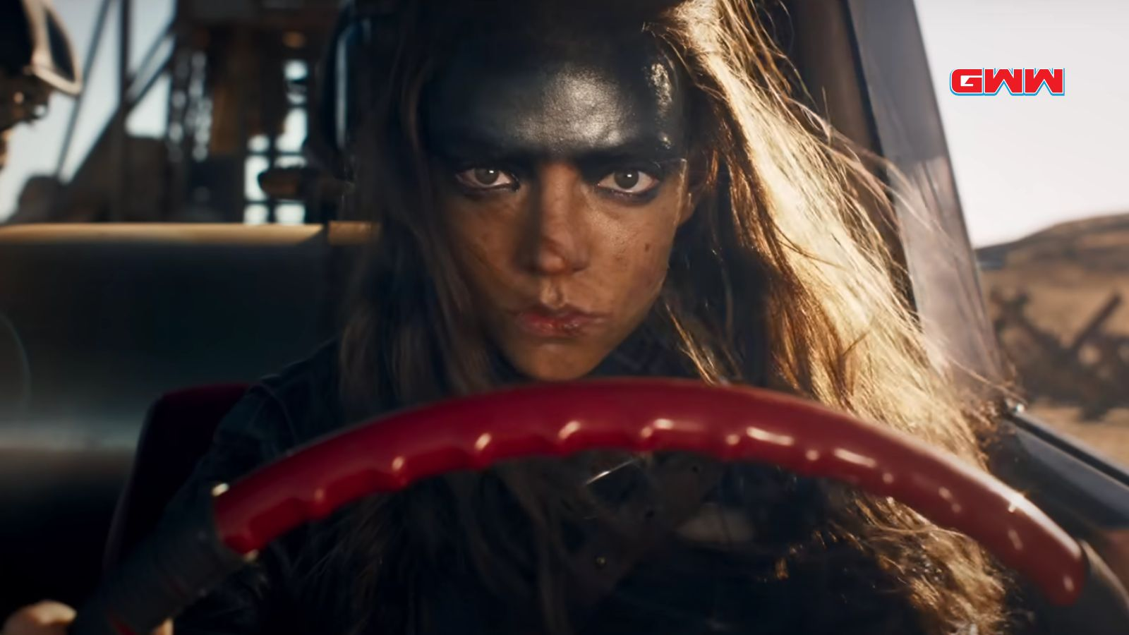 Anya Taylor-Joy como Furiosa conduciendo