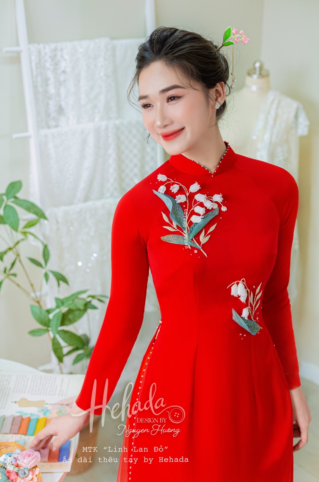 Chi tiết áo dài Linh Lan Đỏ cô dâu
