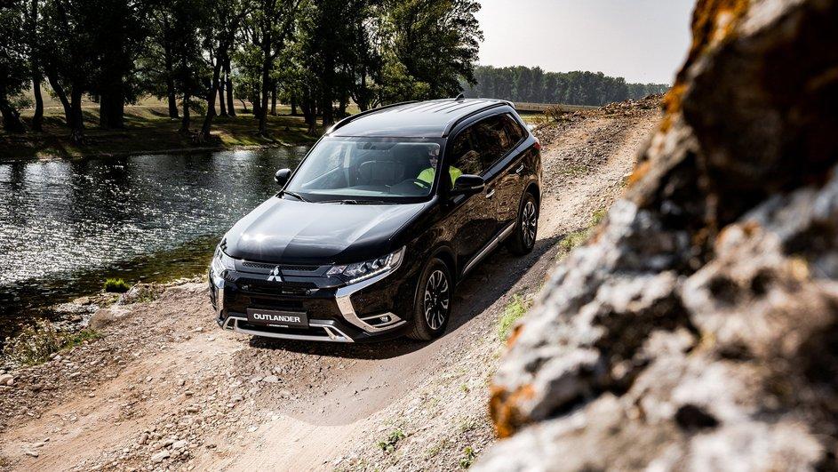 slide image for gallery: 28433 | Mitsubishi Outlander (2021)