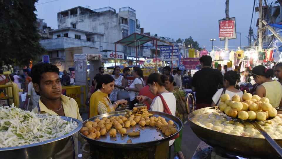 Street food vendors to be trained in hygiene, social distancing | Latest  News Delhi - Hindustan Times