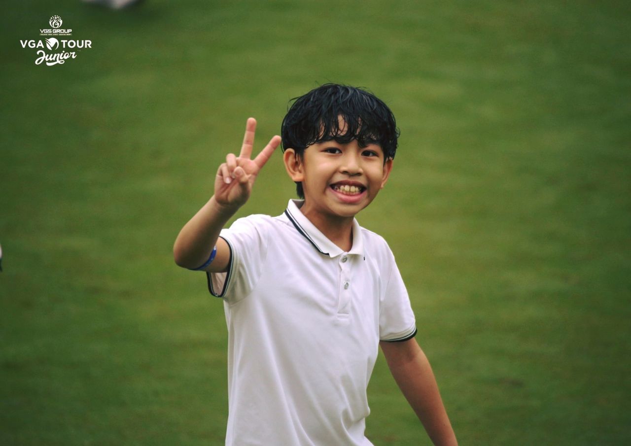 Hình ảnh đẹp golfer nhí