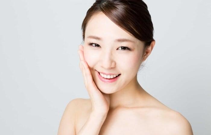 Cetaphil Hydrating Foaming Cream Cleanser giữ cho làn da ẩm mượt và tràn đầy sức sống