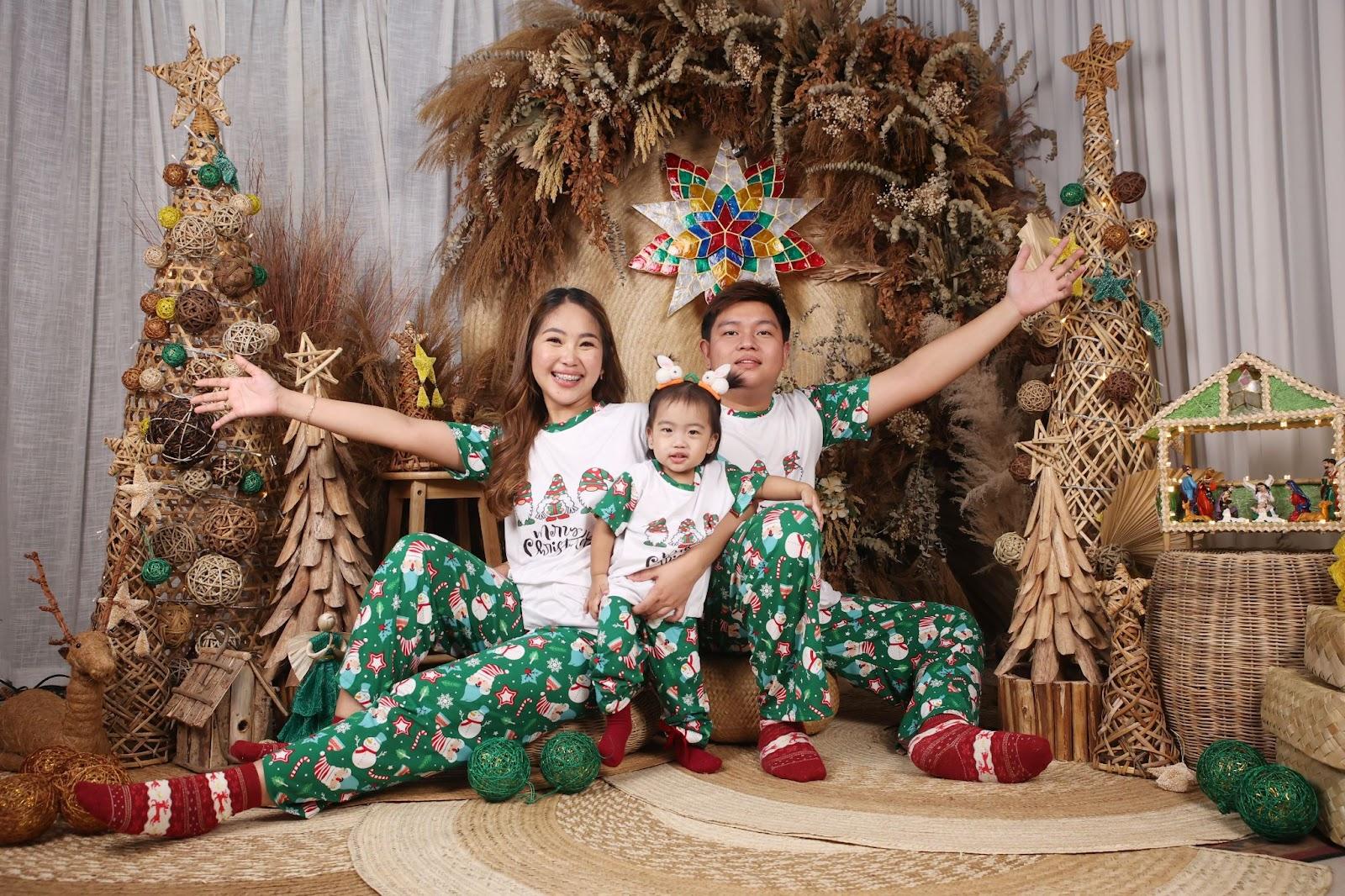 Family Christmas Photo Outfit Ideas: matching pajamas for the whole family