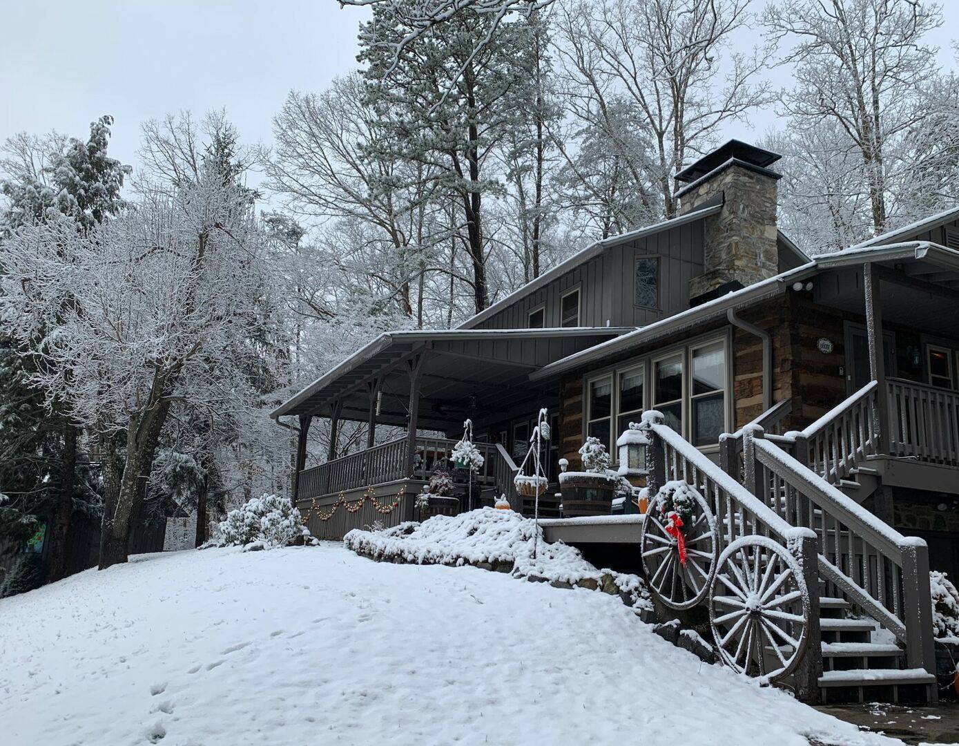 Christmas Lodge-Secluded near Downtown Blue Ridge, Blue Ridge – Updated  2023 Prices