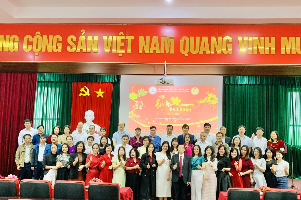 Trường Đại học Hà Tĩnh tổ chức gặp mặt đầu xuân Giáp Thìn 2024
