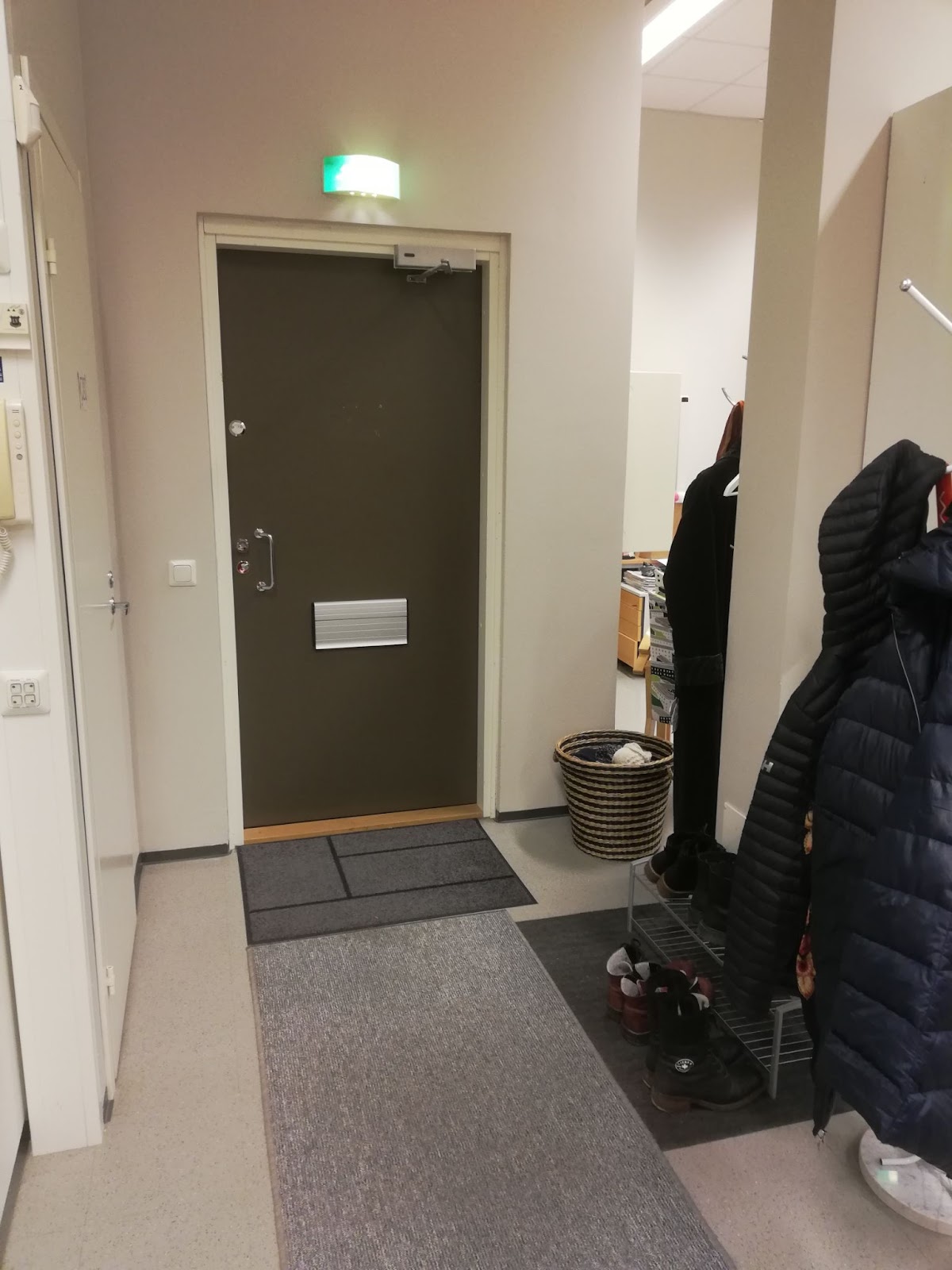Simpukan toimiston eteistila
