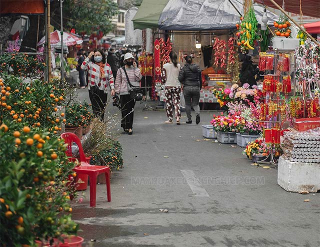 Nên lên danh sách và cân nhắc đồ trước khi đi chợ Tết