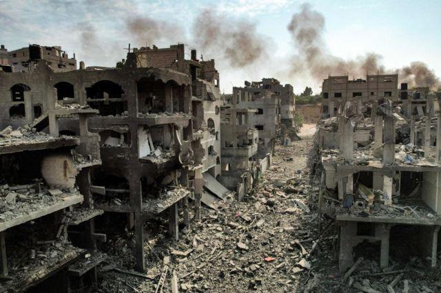 ساختمان‌های تخریب شده در غزه بر اثر بمباران شدید اسرايیل
