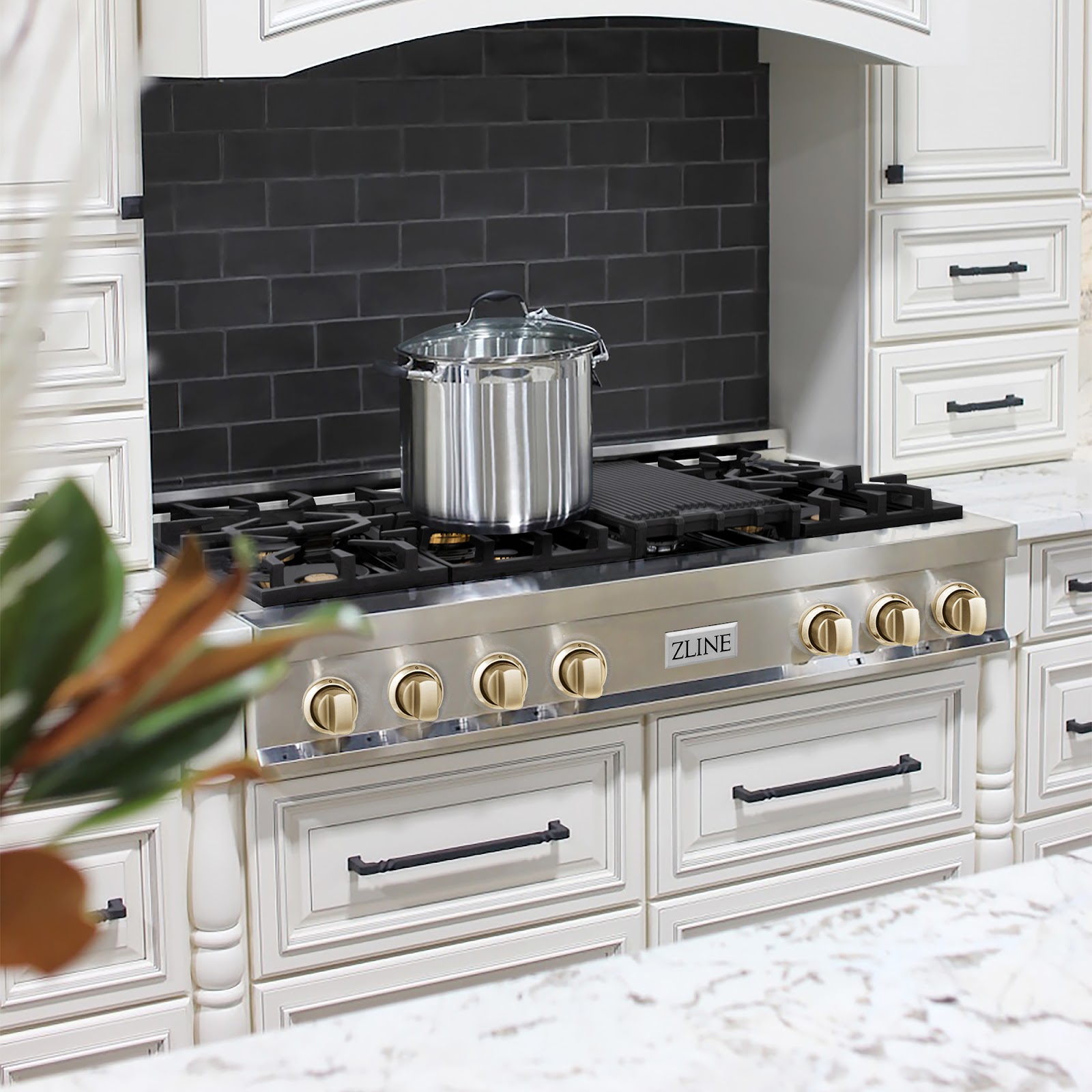 ZLINE Autograph Edition 48 in. Porcelain Rangetop with 7 Gas Burners in Stainless Steel with Polished Gold Accents (RTZ-48-G)- Lifestyle