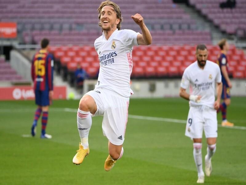 Modric lập công lịch sử khi ghi bàn thắng đầu tiên cho Real Madrid