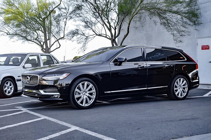 6. Volvo V90