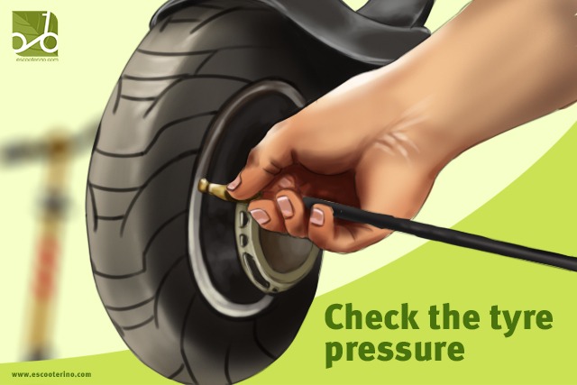 Checking the tyre pressure of an e scooter