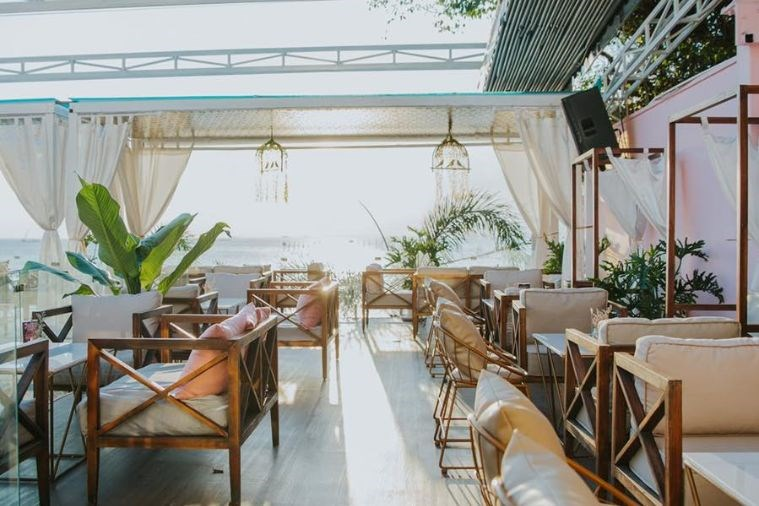Gazebo Beach Front Lounge Cafe