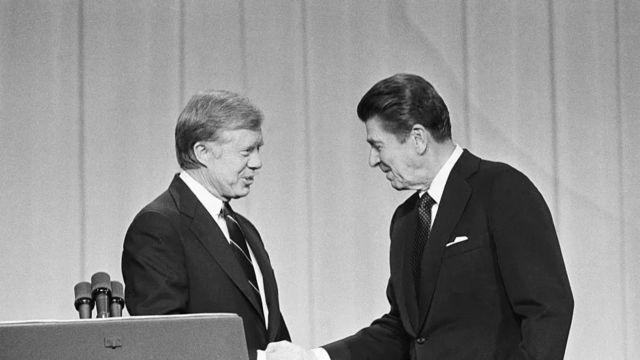 Jimmy Carter và Ronald Reagan