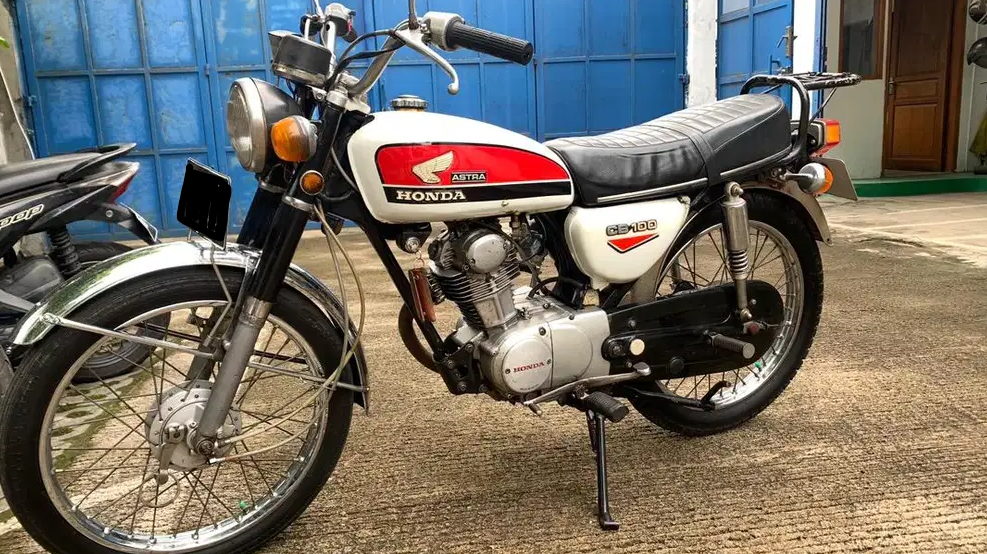 Honda cb 100 original top